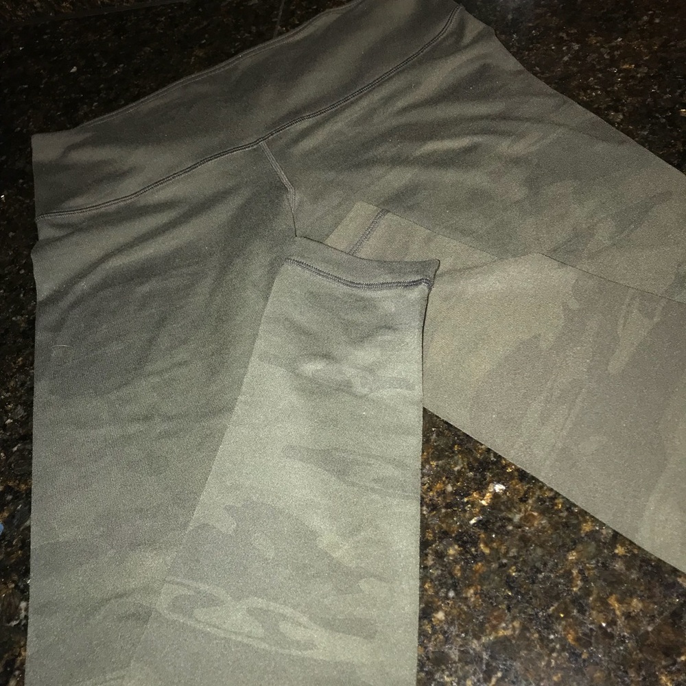 RARE Lululemon Camo leggings